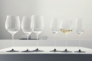 RIEDEL全新「Fatto A Mano Black Tie酒杯」重塑酒杯美學，滿足台灣獨特曬杯文化