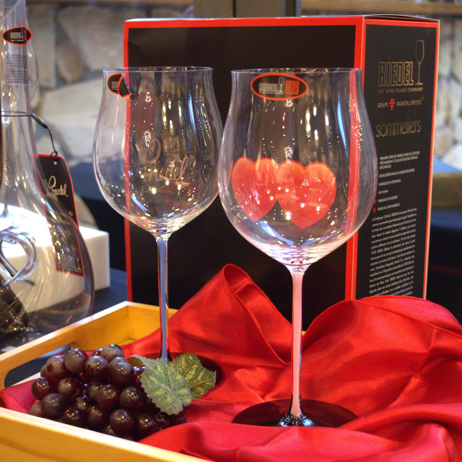 【居禮獨家】Riedel  Sommeliers Black Series Burgundy 勃根地手工紅酒杯-粉紅天藍限定款-2入(加贈原廠擦拭布)
